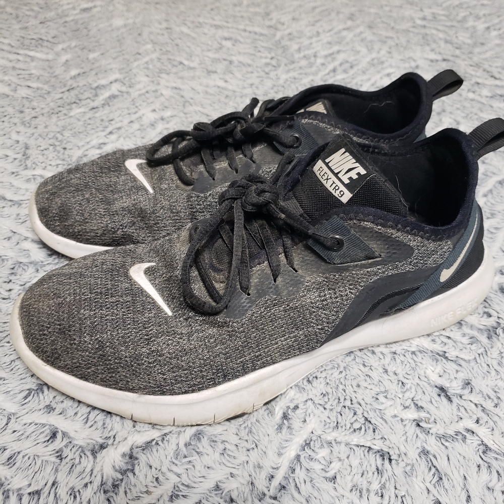 Nike Flex TR8 Charcoal and White Trainers